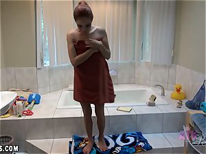 Ashley Graham takes a bathtub and jacks